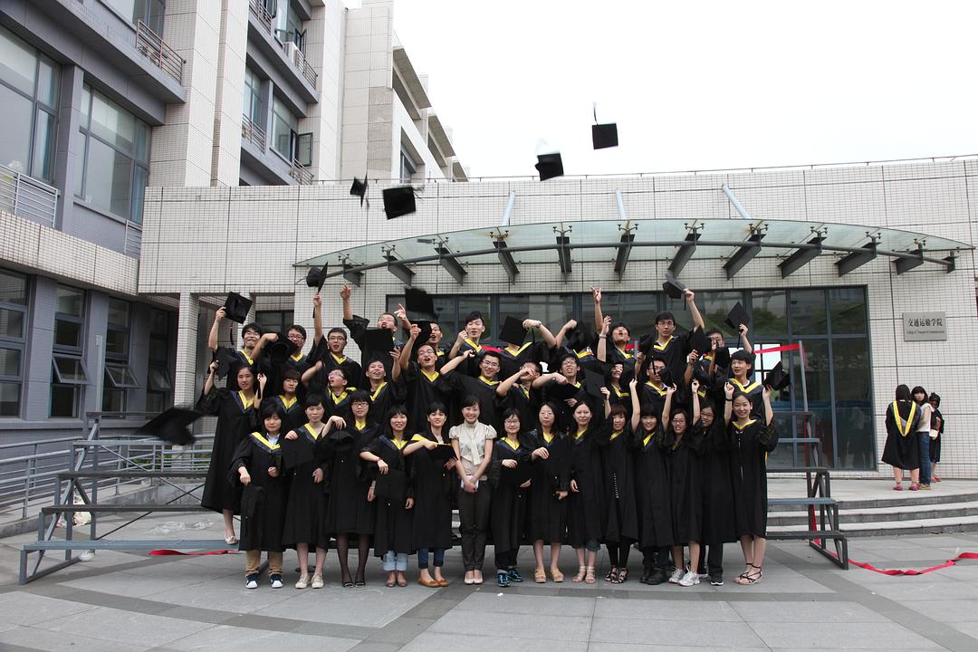 大学生该重视毕业论文的写作了